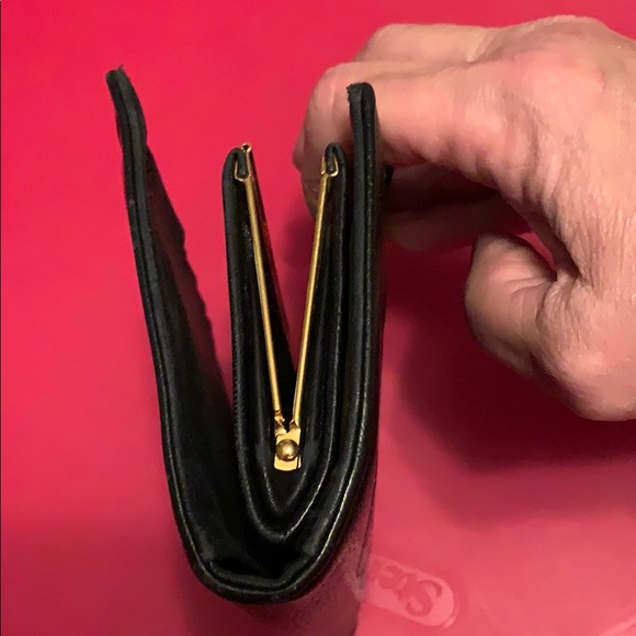 CHANEL VINTAGE WALLET - Picture 11 of 12